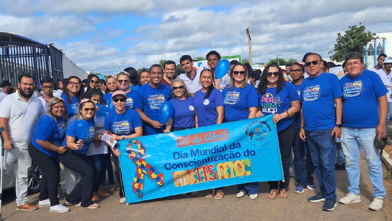ABRIL AZUL: Em entrevista ao Notícias em Destaque, na Lagoa Grande FM e realização de Caminhada, Escola Antônio de Amorim reforça a conscientização sobre o Autismo