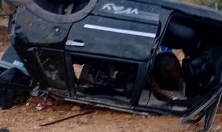 Acidente automobilístico mata gestante e outra pessoa, e deixa duas crianças feridas em Juazeiro-BA