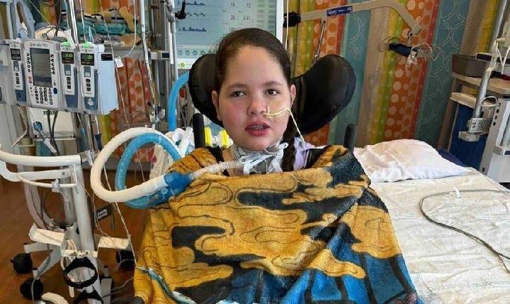 Adolescente tem pernas e braço amputados após complicações raras causadas pela gripe