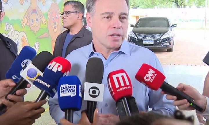 André Mendonça vota em Brasília e diz: 