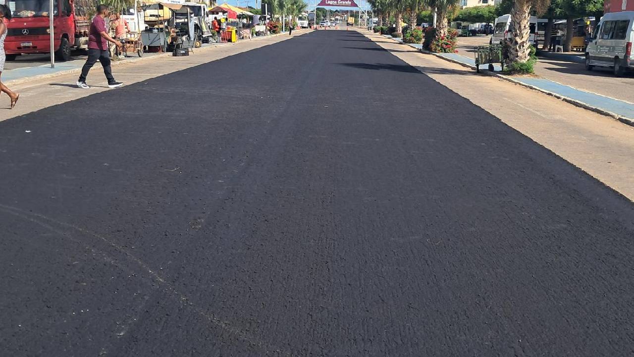 ATENÇÃO! Obra de recapeamento da BR-428, na Avenida Nilo Coelho, em Lagoa Grande-PE muda rota de veículos