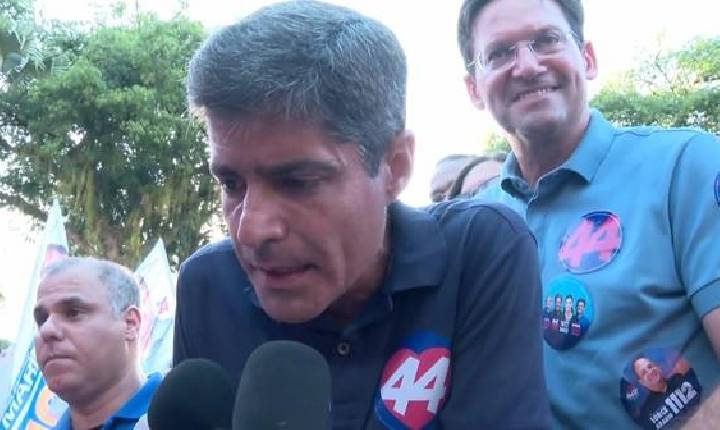 Candidato ao Governo da Bahia, ACM Neto aponta segurança e saúde como prioridades durante caminhada em Salvador