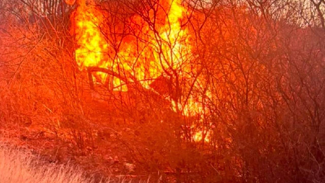 Carro pega fogo e deixa três pessoas feridas em Santa Maria da Boa Vista-PE; entre as vítimas uma criança
