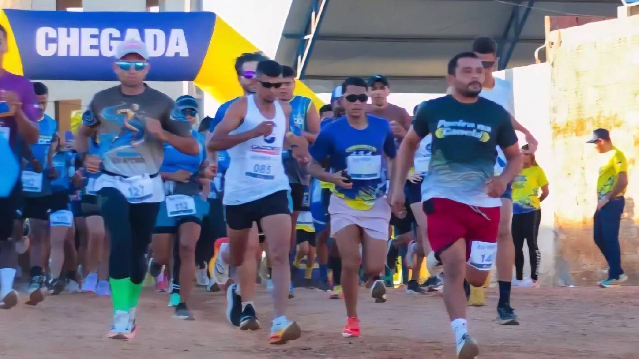 Em Lagoa Grande-PE, com percurso de 5 km, atletas participam do Circuito Lagoa-Grandense de Corrida de Rua