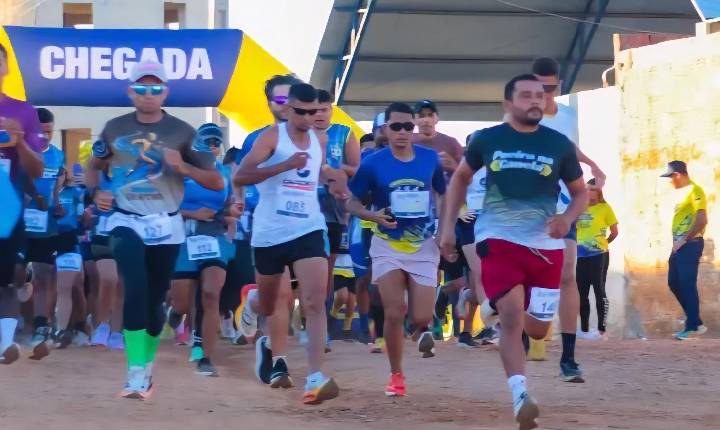 Em Lagoa Grande-PE, com percurso de 5 km, atletas participam do Circuito Lagoa-Grandense de Corrida de Rua