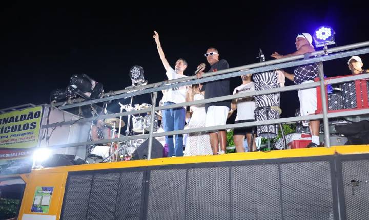 Com multidão nas ruas e fortalecimento da economia local, Casa Nova Folia, criado pela gestão Anisio Viana foi um sucesso