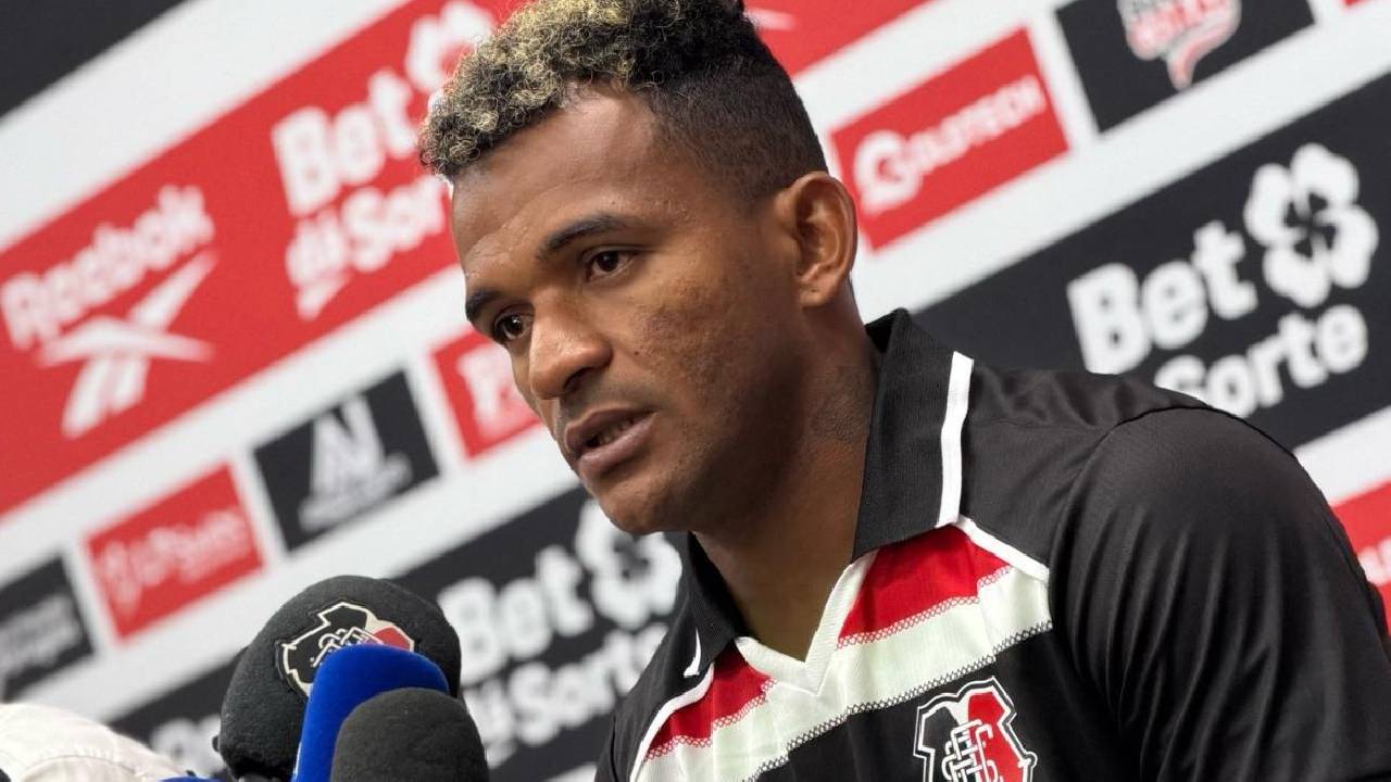 De volta ao futebol brasileiro: Jogador revelado na base do Petrolina e com passagens por times da 
