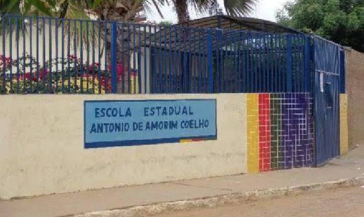 Escola Antônio de Amorim emite nota de pesar pelo falecimento de Francisco de Assis - irmão das servidoras Naiza, Nadir e Nair