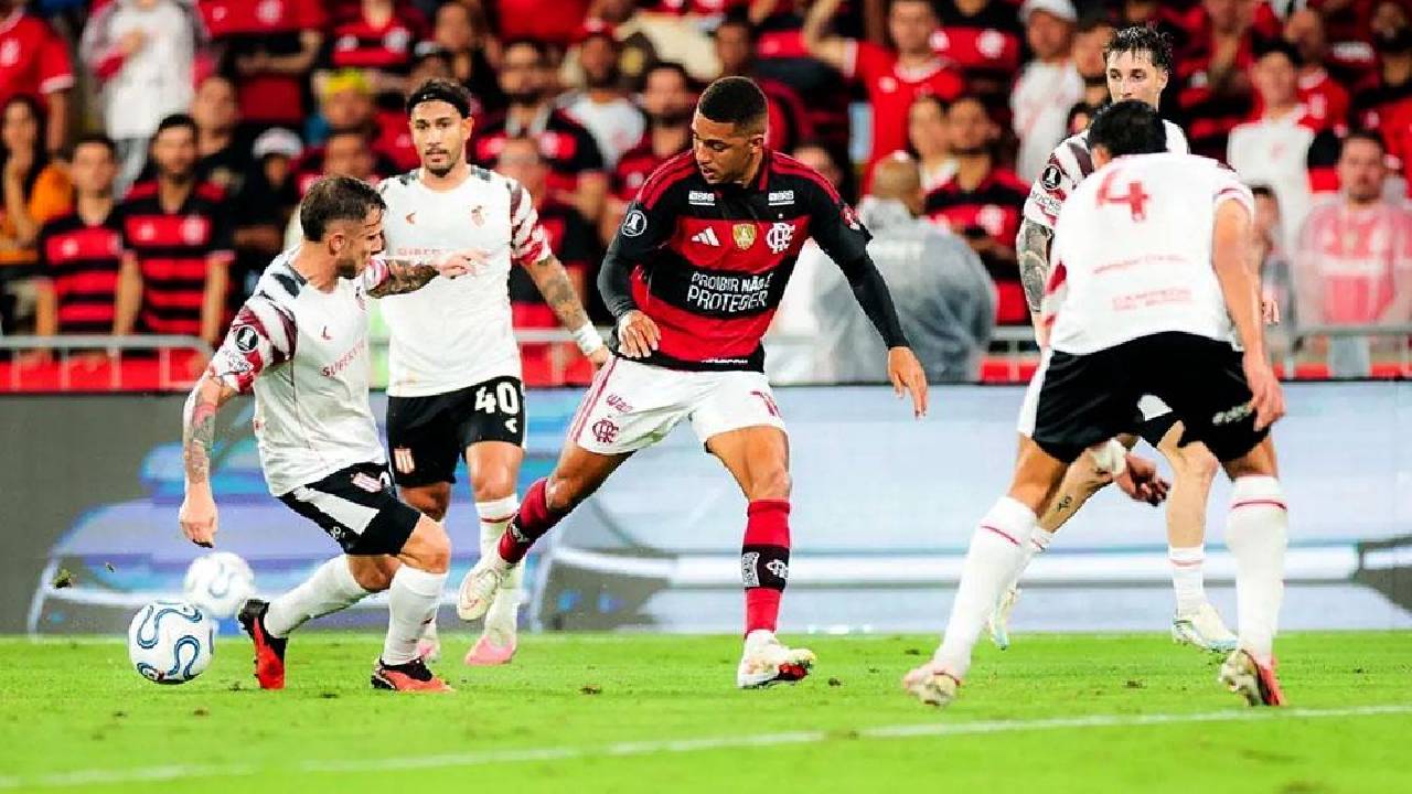 Flamengo pede à CONMEBOL a eliminação do Estudiantes na semifinal da Libertadores por escalação irregular de jogador; entenda o caso