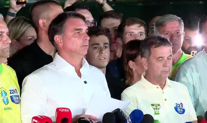 Flávio Bolsonaro desiste de pedir anulação das eleições do segundo turno para presidente