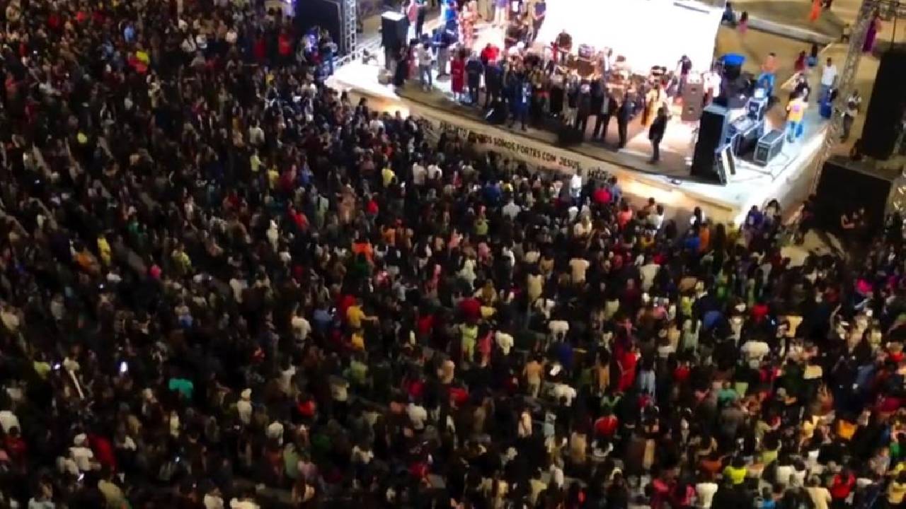 Juntos Somos Fortes Com Jesus: Gerson Rufino e outras atrações gospel reúnem uma multidão de pessoas na Concha Acústica de Petrolina-PE; VEJA O VÍDEO