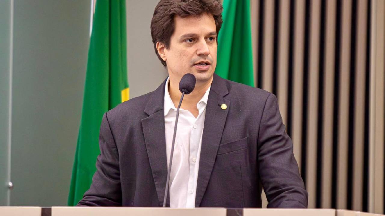 Lucas Ramos compara trajetória de João Campos à de Eduardo Campos e afirma que socialista representa “o caminho da mudança”