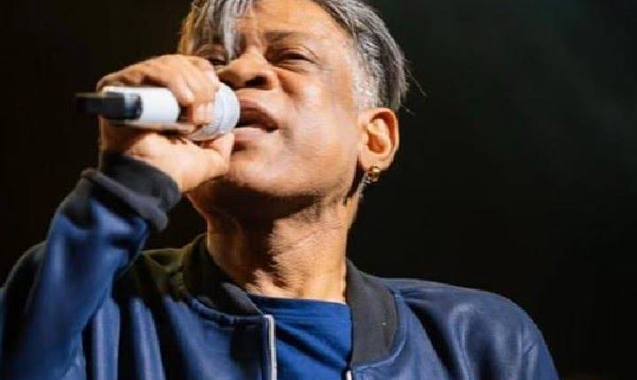 Morre ex-vocalista da Calcinha Preta em decorrência de insuficiência renal; artista aguardava transplante de rim