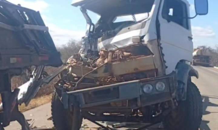 Motorista fica ferido ao sofrer acidente automobilístico na BR-407, em Petrolina-PE