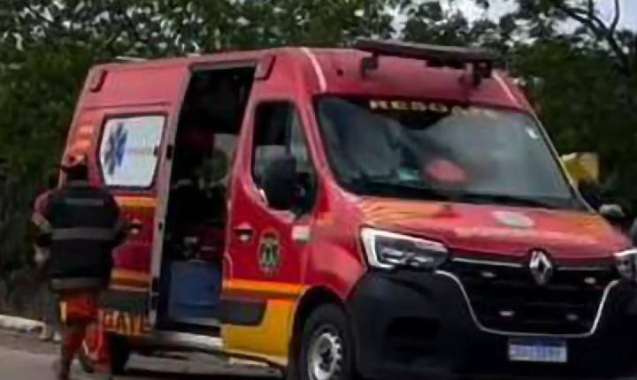 Motorista fica preso às ferragens de carro na BR-428 que liga Santa Maria da Boa Vista-PE e Lagoa Grande-PE