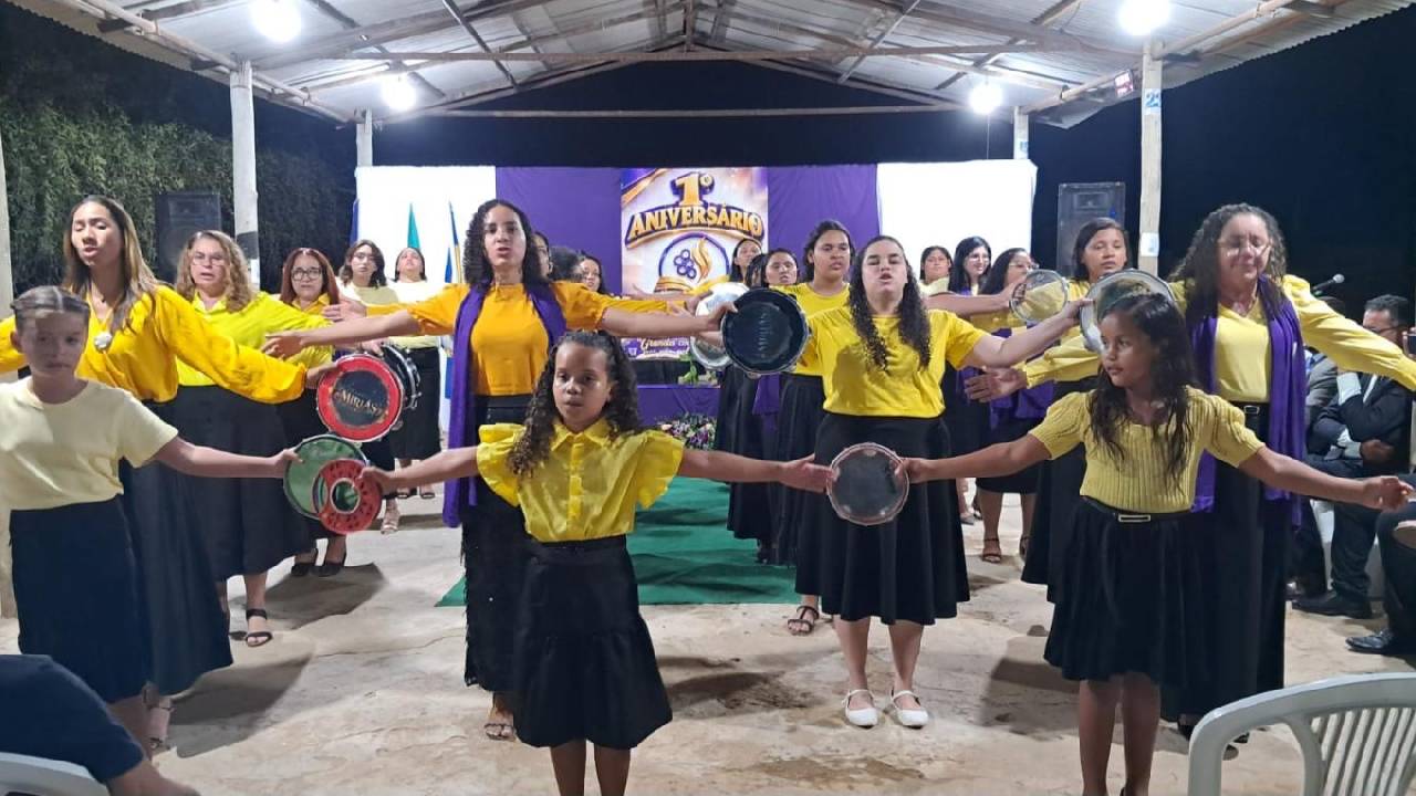 Noite de louvor e adoração a Deus marca o 1⁰ aniversário da Igreja Evangélica A Videira Verdadeira de Lagoa Grande-PE
