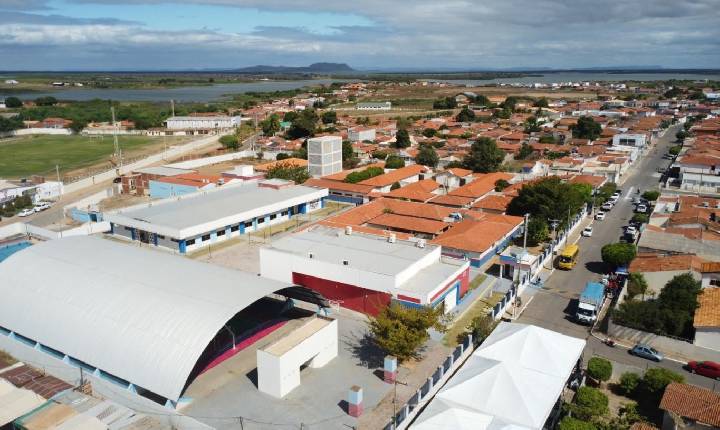 Oito dias sem aula: Estudantes da Rede Estadual de Casa Nova-BA aguardam solução para falta de energia
