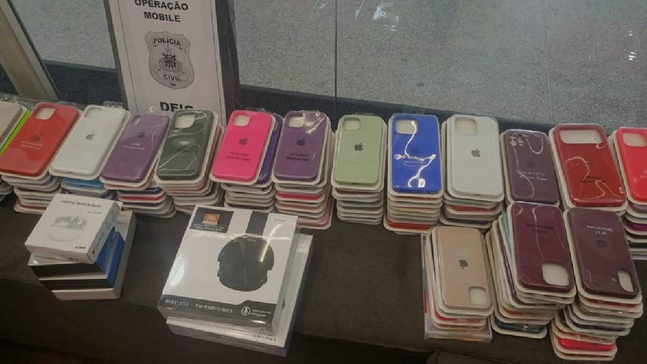 Operação Integrada: Polícia Civil apreende celulares e mais de mil acessórios falsificados na Bahia