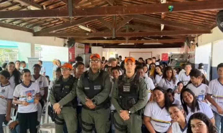 Patrulha Escolar da 7ªCIPM realiza palestra sobre segurança, bullying, drogas e dentre outros temas na Escola Estadual Santa Maria em Lagoa Grande-PE
