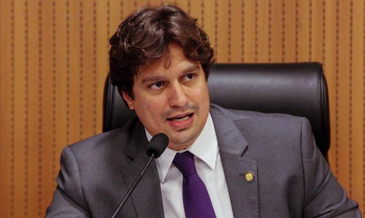 Pedido de registro da candidatura de Lucas Ramos à reeleição para a Câmara dos Deputados é protocolado na Justiça Eleitoral