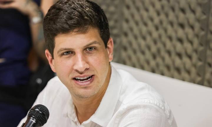 Pré-candidato ao Governo de Pernambuco, João Campos concederá entrevista à Lagoa Grande FM, no próximo sábado (23)