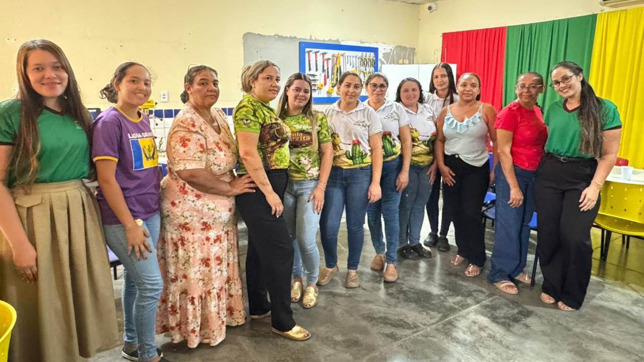 Prefeitura de Lagoa Grande-PE reforça o compromisso com a educação e promove circuito de oficinas de capacitação para merendeiras