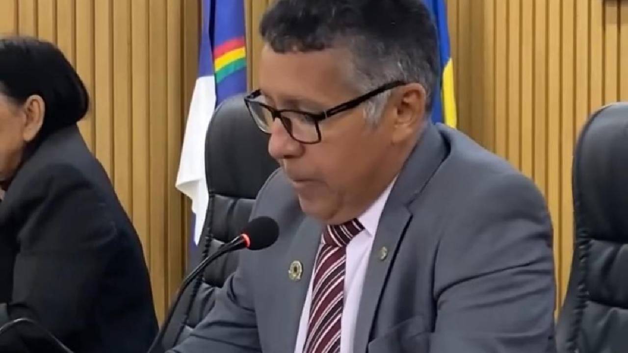 Presidente da Câmara de Lagoa Grande-PE enaltece o mandato das seis vereadoras e a presença dos alunos da Escola Antônio de Amorim na sessão