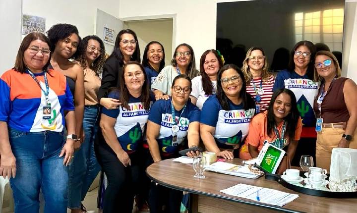 SEDUC de Santa Maria da Boa Vista-PE se reúne com as equipes da UEA e SUEIA para discutirem os resultados na aprendizagem das crianças