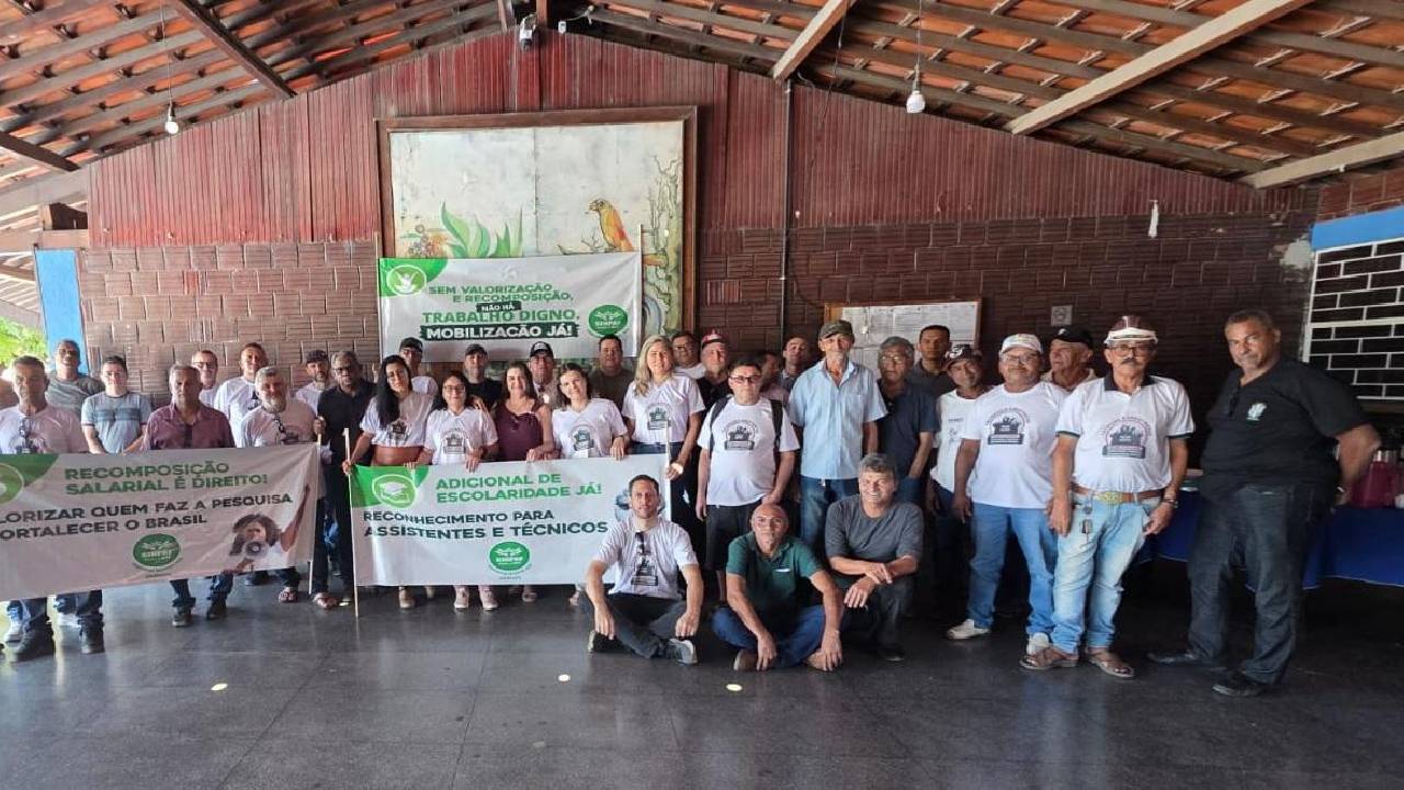 Trabalhadores da Embrapa de Petrolina-PE e de outras cidades reivindicam seus direitos e aderem à paralisação nacional