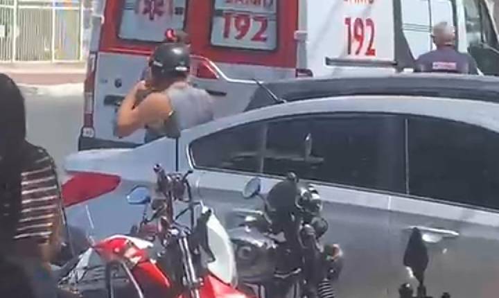 Demora no atendimento provoca reclamações e mal-estar entre pacientes na Policlínica de Petrolina-PE; eles cobram providências da Prefeitura