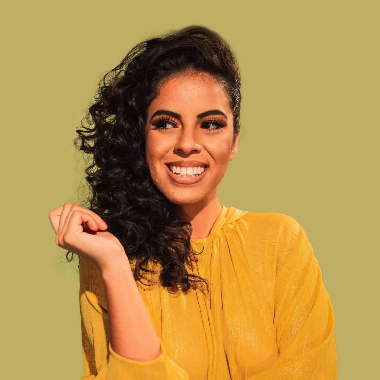 Andrezza Santos lança 