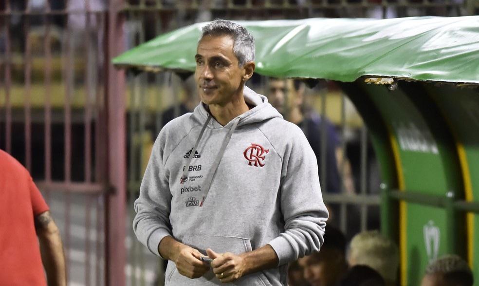 Flamengo avança na Copa do Brasil, mas, joga mal outra vez e torcida aumenta pressão para demitir Paulo Sousa