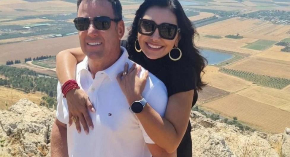 Cantora gospel Eyshila e seu esposo sofrem acidente automobilístico