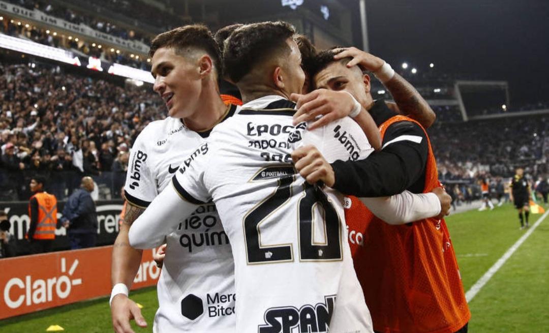 Corinthians goleia o Fluminense e vai enfrentar o Flamengo na final da Copa do Brasil