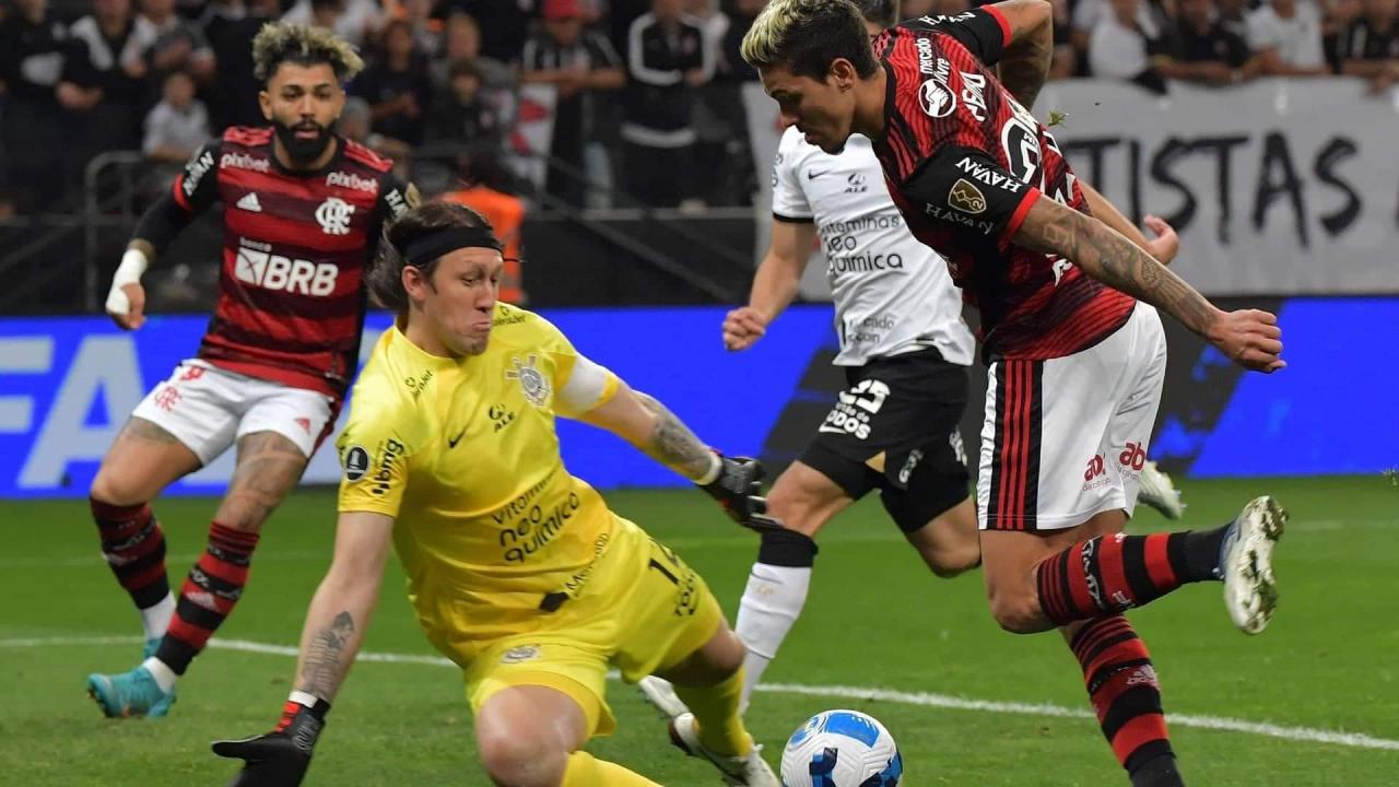 Corinthians e Flamengo se enfrentam hoje (12) pelo duelo de ida da final da Copa do Brasil; veja onde assistir a partida