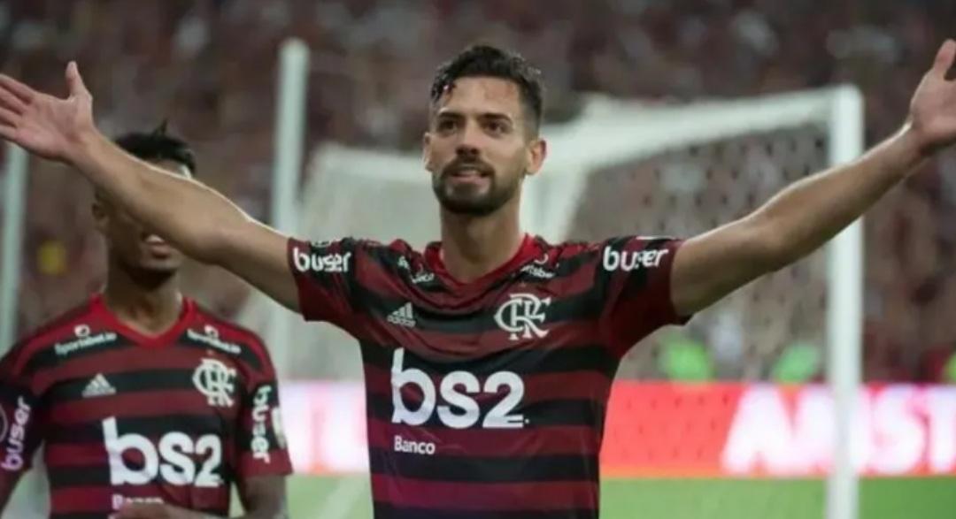 Pablo Marí, ex-zagueiro do Flamengo é esfaqueado dentro de shopping na Itália