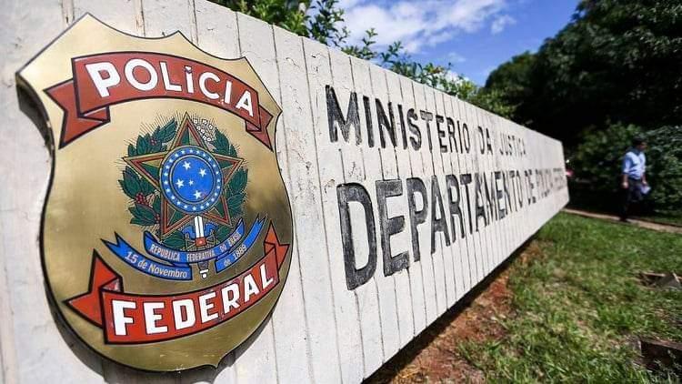 Polícia Federal cumpre mandados contra suspeitos de financiar atos antidemocráticos