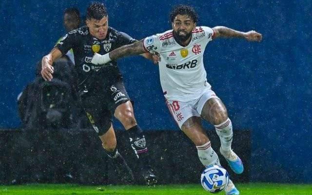 Flamengo joga mal e perde para o Independiente Del Valle pela partida de ida da Recopa Sul-Americana