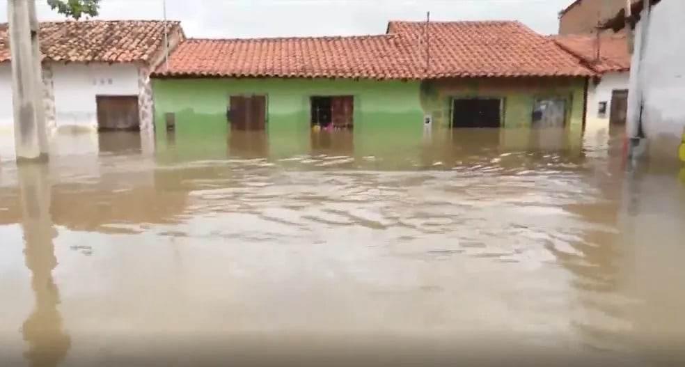 FOTOS E VÍDEO: Chuvas causam estragos em seis estados do Norte e do Nordeste; mais de 32 mil pessoas afetadas pela inundação no Acre