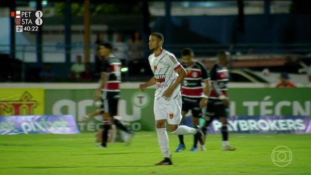 Com direito a grande atuação do goleiro nos pênaltis, Petrolina elimina o Santa Cruz no Campeonato Pernambucano