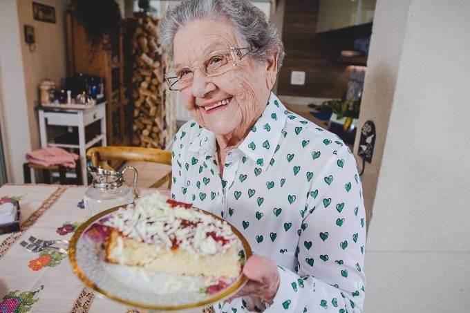 Morre Palmirinha, ícone da culinária na TV, aos 91 anos