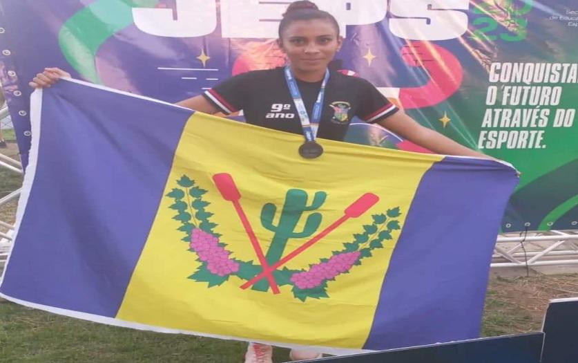 Atleta de Lagoa Grande-PE se destaca em Recife-PE ao conquistar medalha de prata na modalidade de arremesso de dardo