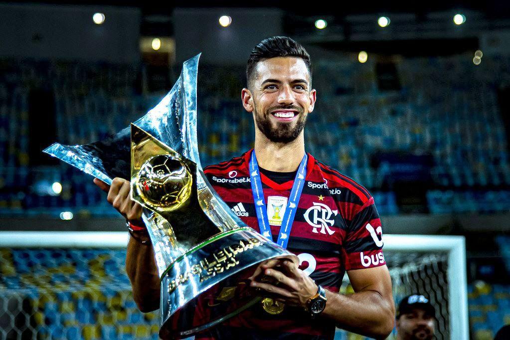 Homem que esfaqueou Pablo Marí, ex-zagueiro do Flamengo é condenado a 19 anos de prisão