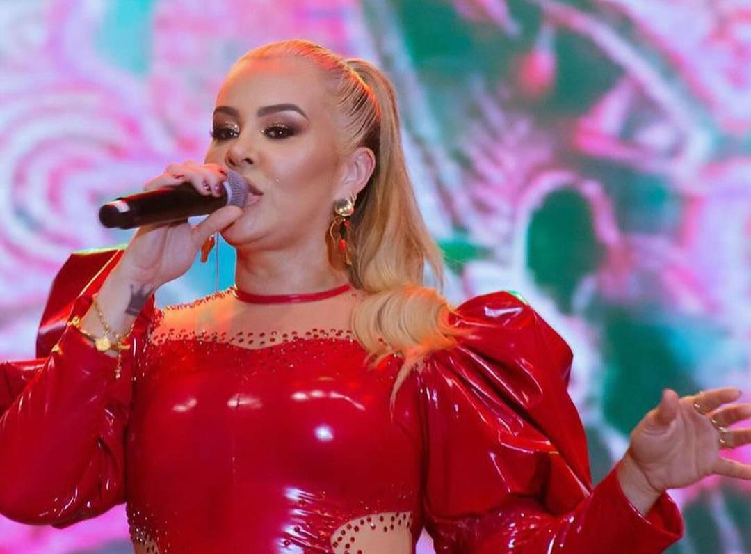 Cantora Ana Gouveia anuncia saída da Banda Cavaleiros do Forró