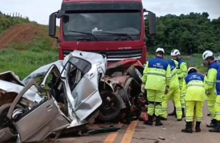 Tragédia: Grave acidente envolvendo cinco veículos mata três pessoas, incluindo uma criança
