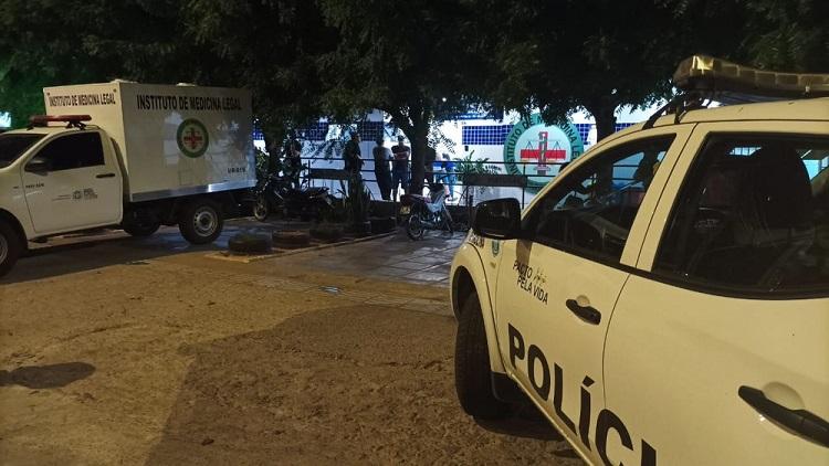Homem morre depois de ser alvejado a tiros dentro de casa no Residencial Vivendas II, em Petrolina-PE
