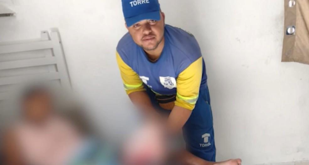 Gari realiza parto de mulher após ouvir gritos de socorro enquanto passava perto de residência na Bahia