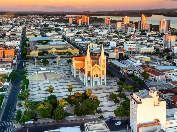 Nova pesquisa para prefeito de Petrolina-PE com irregularidades é derrubada pela Justiça Eleitoral