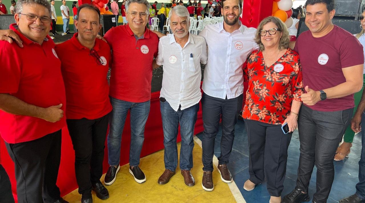 Pré-Candidatura de Gabriel Imóveis para prefeito de Lagoa Grande-PE é abraçada por lideranças do PT na convenção de Granito-PE; veja o vídeo
