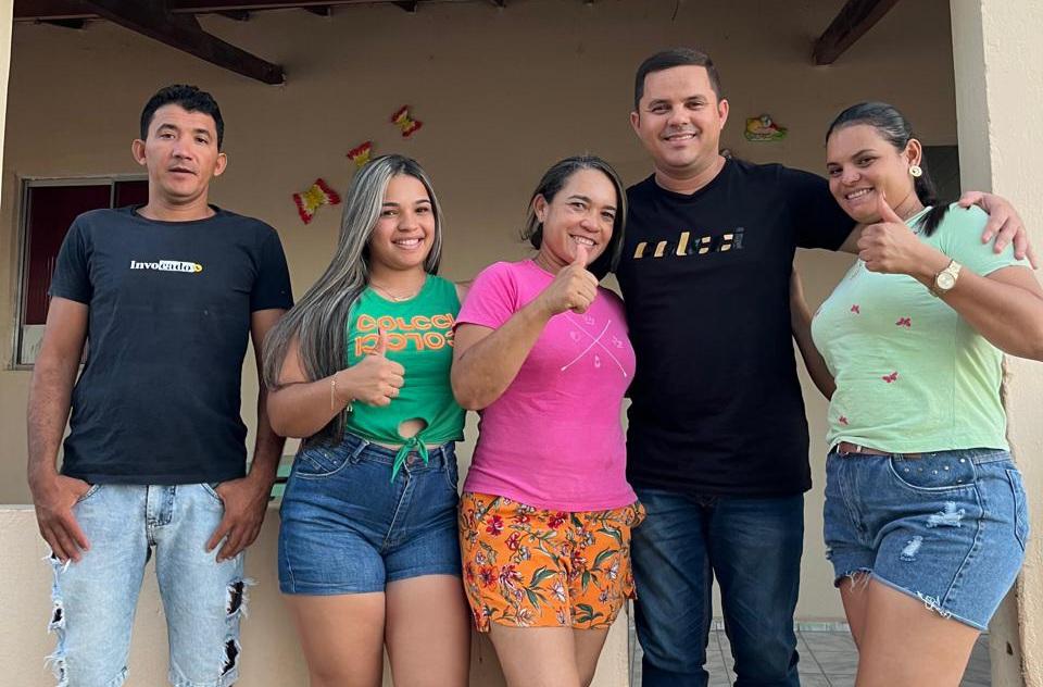 Presidente do Assentamento Jatobá e família decidem apoiar pré-candidatura de Alvanir Gomes para vereador de Lagoa Grande-PE
